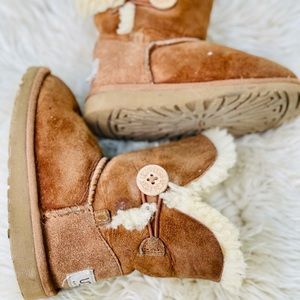 Girls Ugg Bailey Button 2 Boots